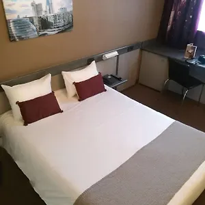 *** Hotel Gratte-ciel Ariana Francia