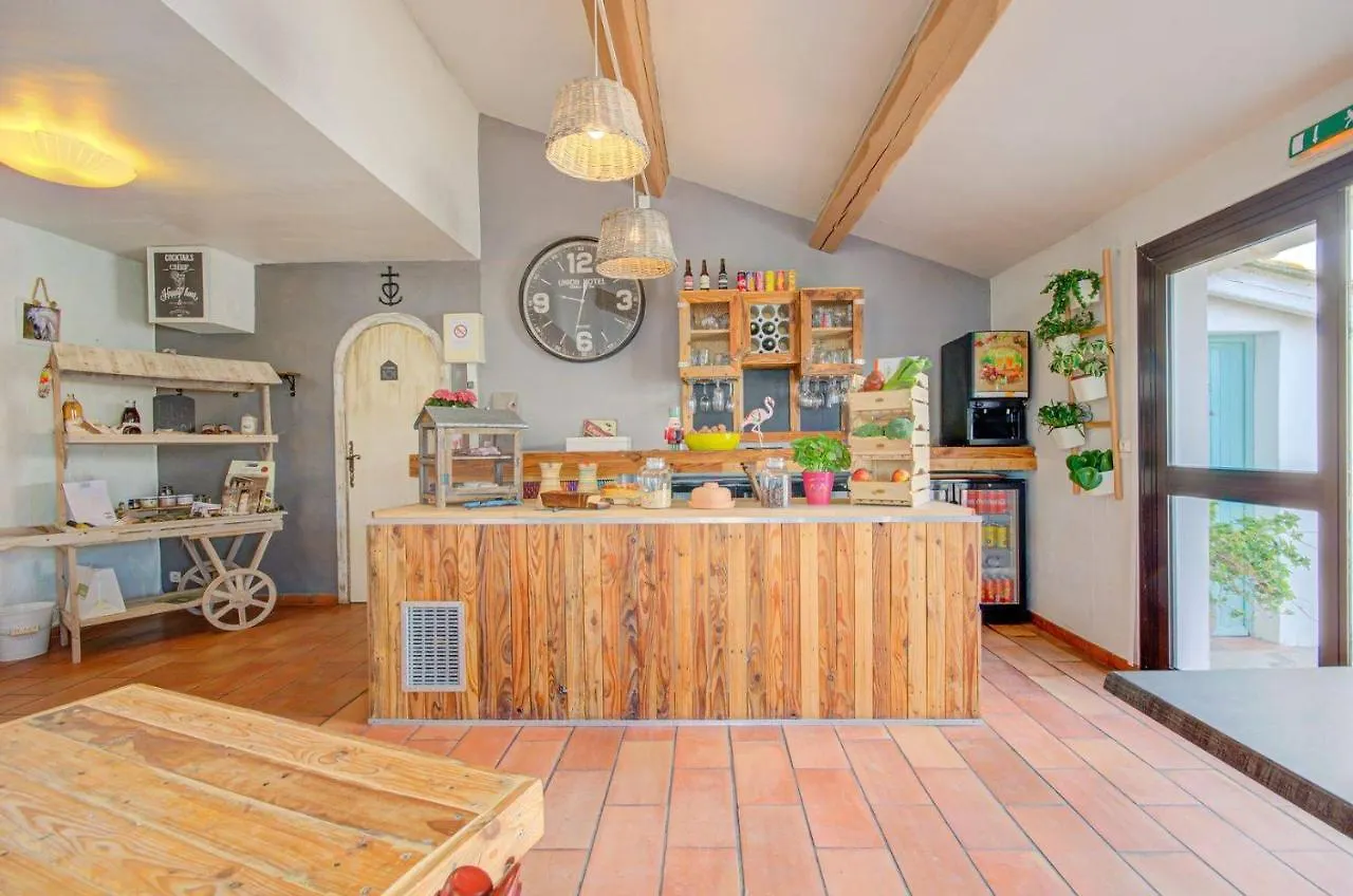 Hotel La Palunette Saintes-Maries-de-la-Mer Francia